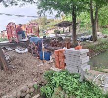 社區居民參與施作中